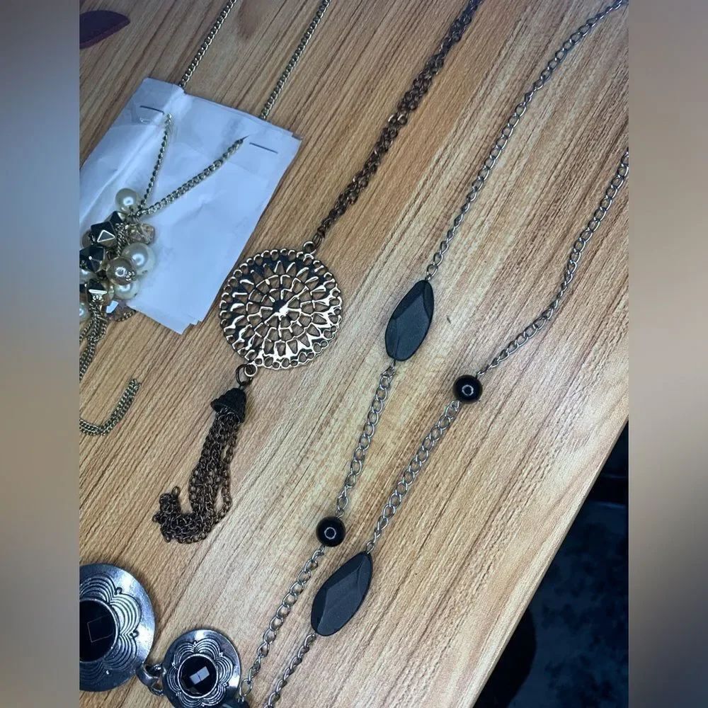 Necklace Bundle  - Picture 8 of 8